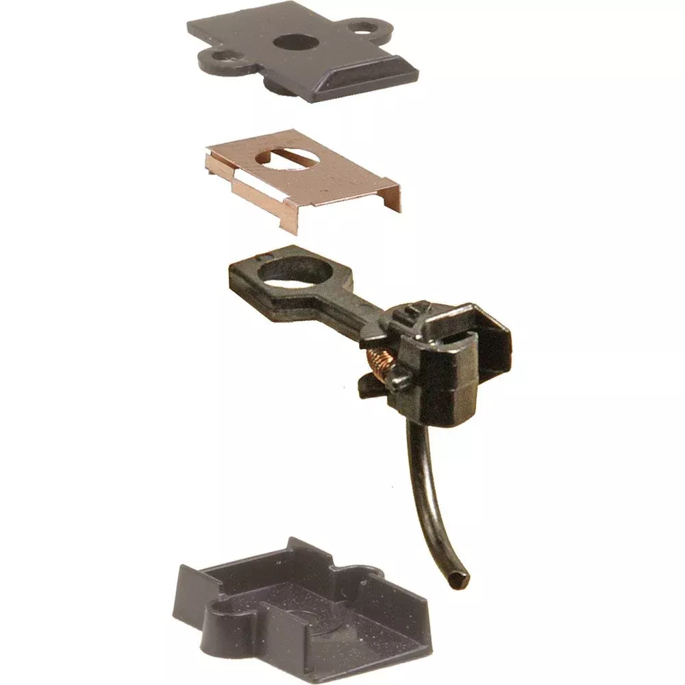 Kadee #28 HO Scale, 20-Series Plastic Couplers with Gearboxes, Medium Centerset Shank